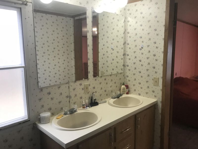 152 Johnny Smith Ln, Clinton, TN 37716
