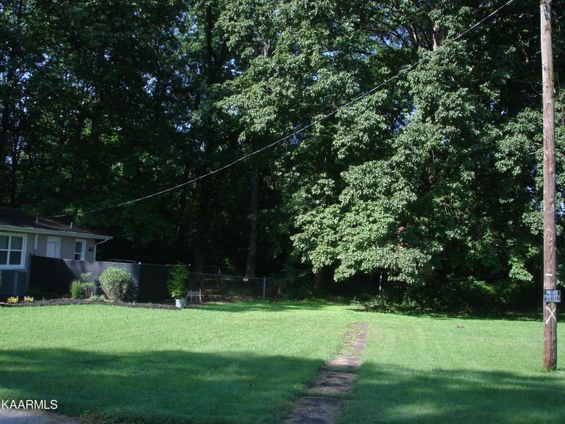 152 Manhattan Ave, Oak Ridge, TN 37830