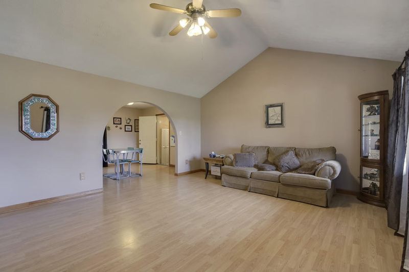 152 Rector Rd, Crossville, TN 38571