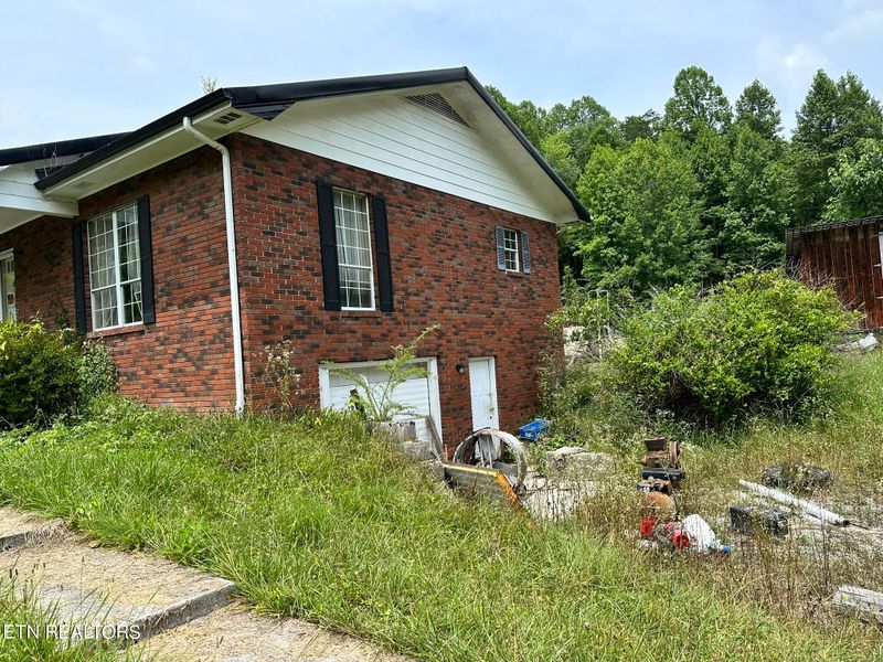 152 Walden Hollow Ln, Lafollette, TN 37766