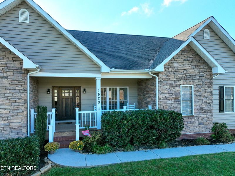 1520 Crestridge Dr, Maryville, TN 37804