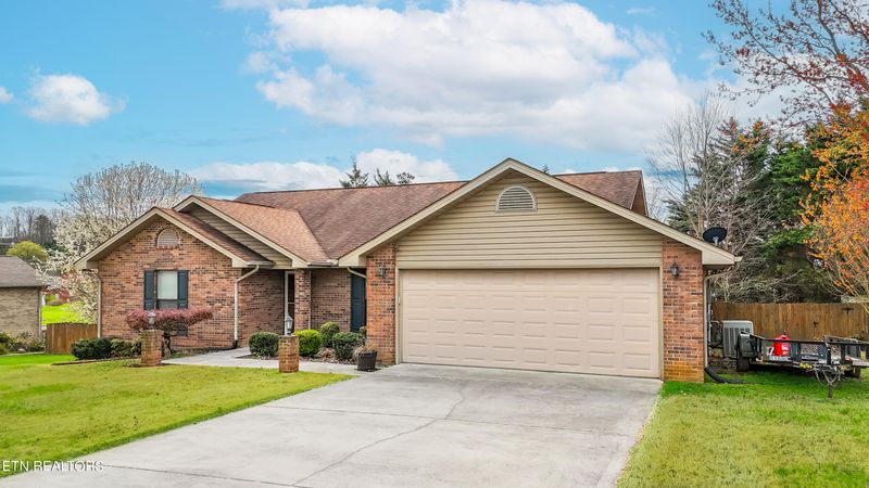 1520 Double D Dr, Sevierville, TN 37876