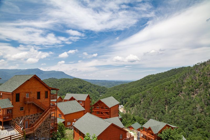 1520 Firefly Trail Way, Sevierville, TN 37862