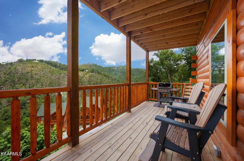 1520 Firefly Trail Way, Sevierville, TN 37862