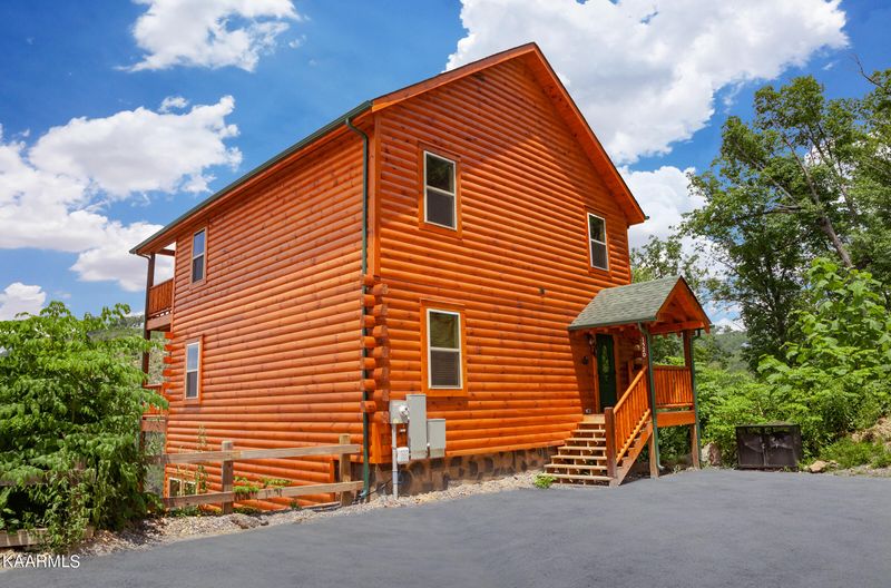 1520 Firefly Trail Way, Sevierville, TN 37862
