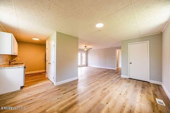1520 Highland Dr, Knoxville, TN 37918