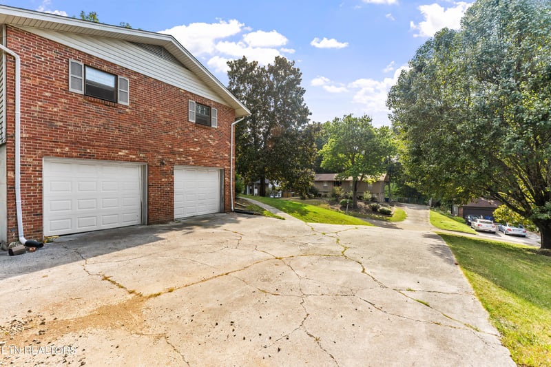 1520 Hightop Tr, Knoxville, TN 37923