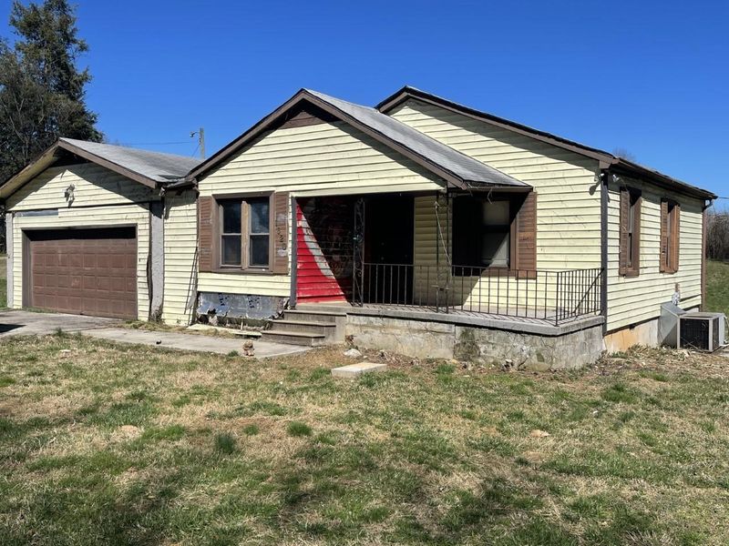 1520 Riverside Rd, Knoxville, TN 37914