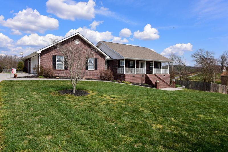 1520 Tomahawk View Dr, Sevierville, TN 37876