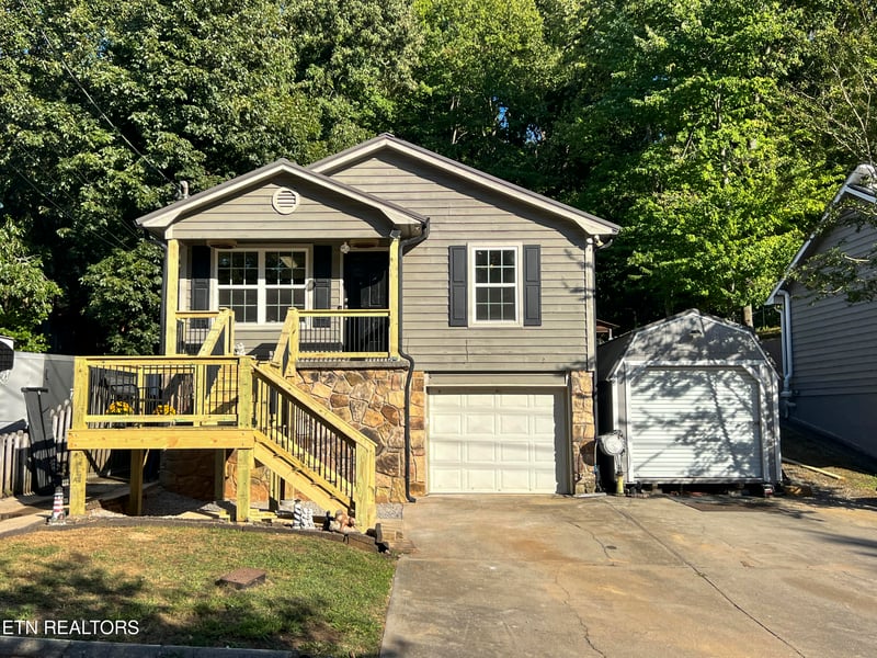 1520 Weeping Willow Ct, Knoxville, TN 37931