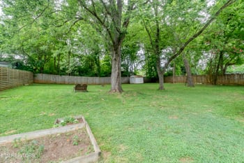 1521 Cherry Dr, Maryville, TN 37804