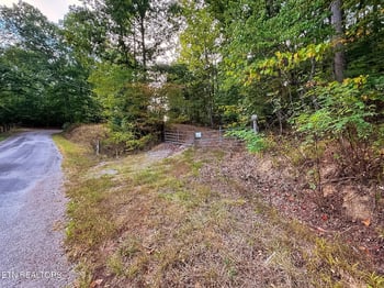 1521 Mill Creek Rd, Sunbright, TN 37872