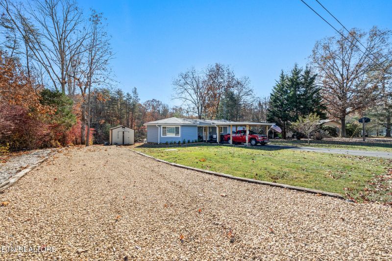 1522 E Cherokee Rd, Crossville, TN 38572
