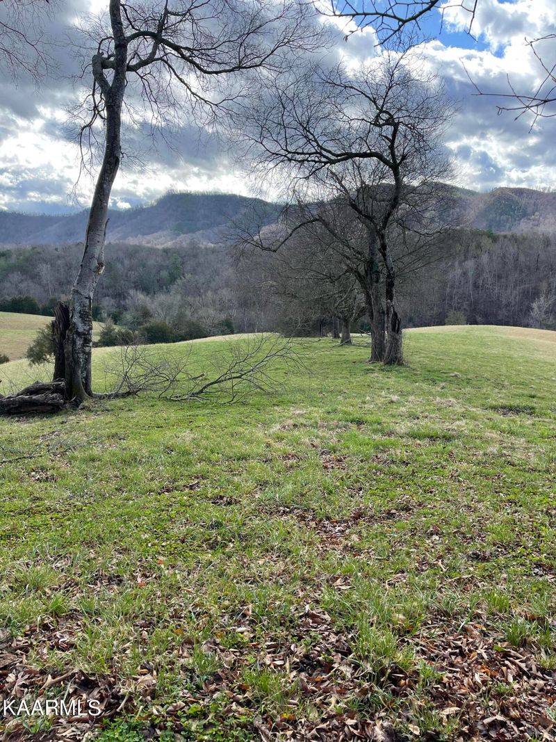 1522 Jayell Rd, Sevierville, TN 37862