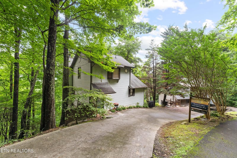 1523 Gillespie Way, Gatlinburg, TN 37738