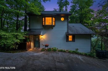 1523 Gillespie Way, Gatlinburg, TN 37738