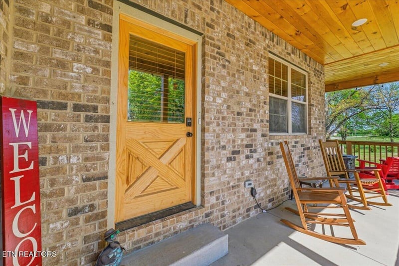 1523 Rosewood Dr, Sevierville, TN 37876