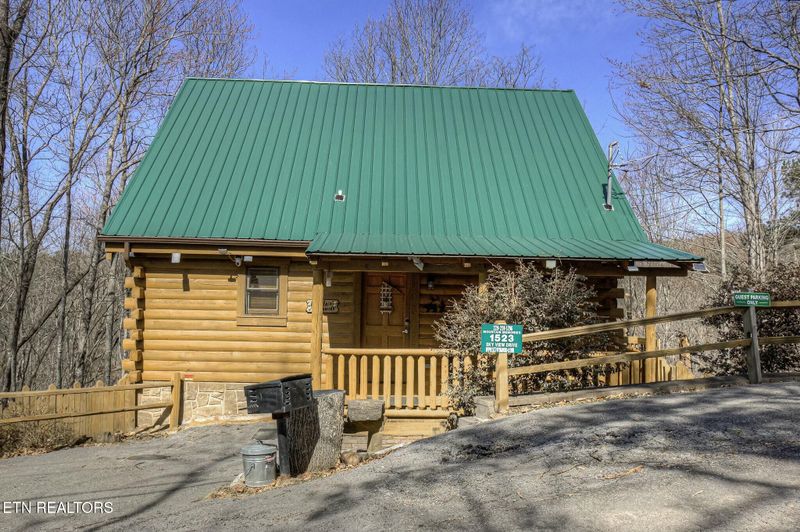 1523 Sky View Dr, Sevierville, TN 37876