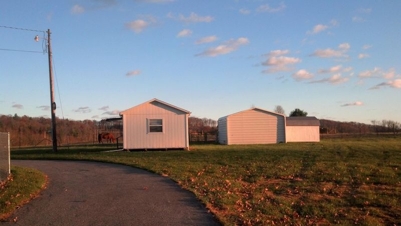 1523 W 3rd Ave, Oneida, TN 37841