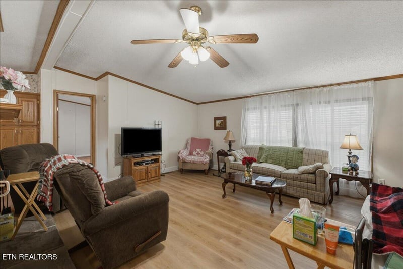 1524 Long Rd, Lenoir City, TN 37772