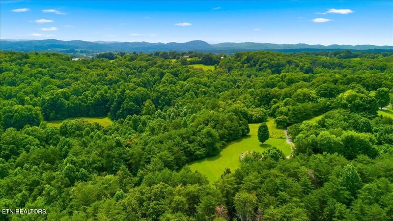 1524 Long Rd, Lenoir City, TN 37772