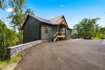 1524 Scenic Woods Way, Sevierville, TN 37876