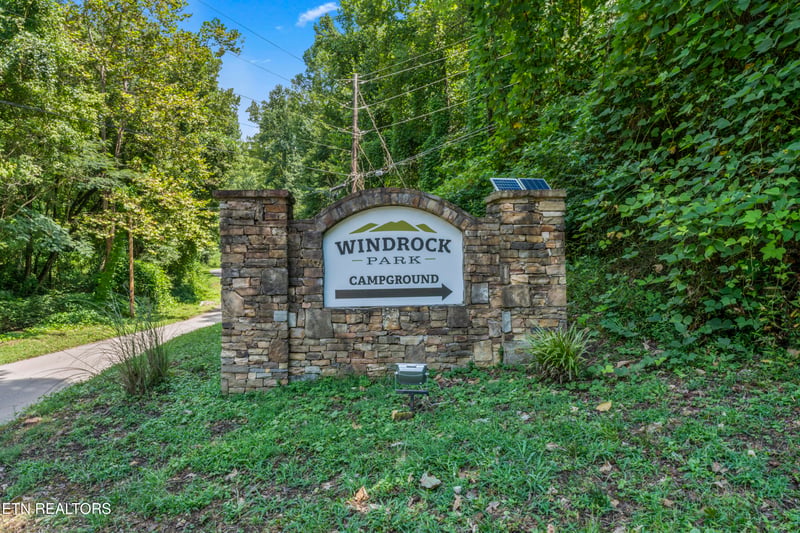 1525 Cove Ln, Oliver Springs, TN 37840