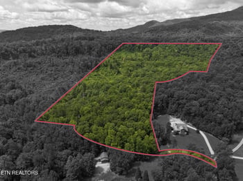 1525 Cove Ln, Oliver Springs, TN 37840