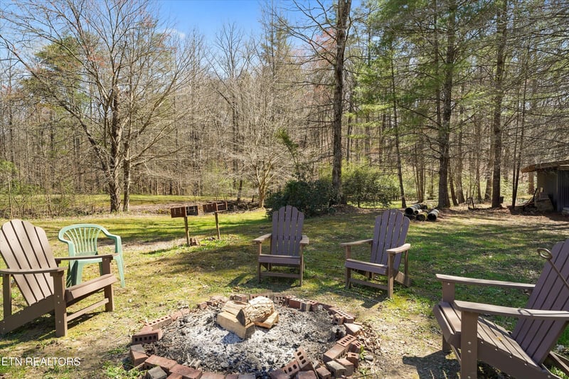 1525 Cove Ln, Oliver Springs, TN 37840