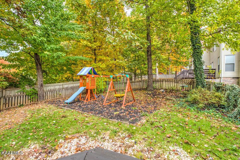 1527 Ila Perdue Dr, Knoxville, TN 37931