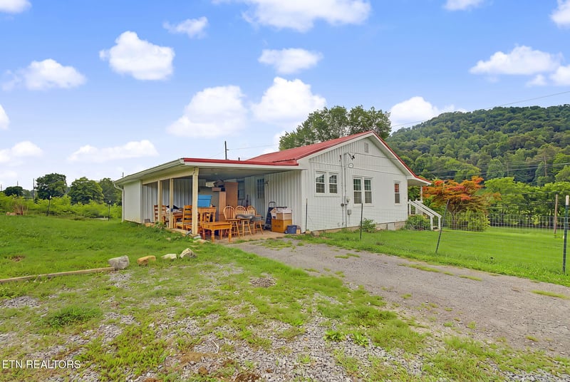 1527 Main St, Maynardville, TN 37807