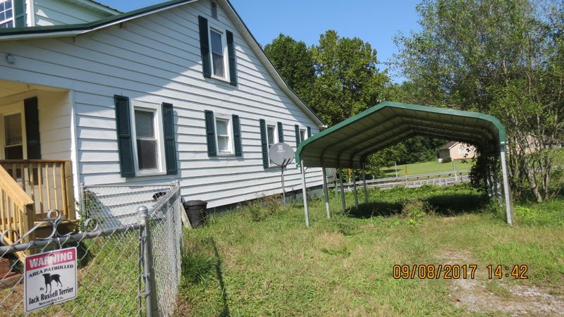 1528 Coal Hill Rd, Harriman, TN 37748