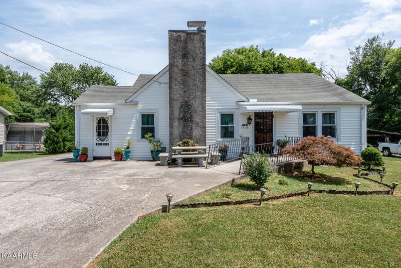 1528 Everett Ave, Maryville, TN 37804