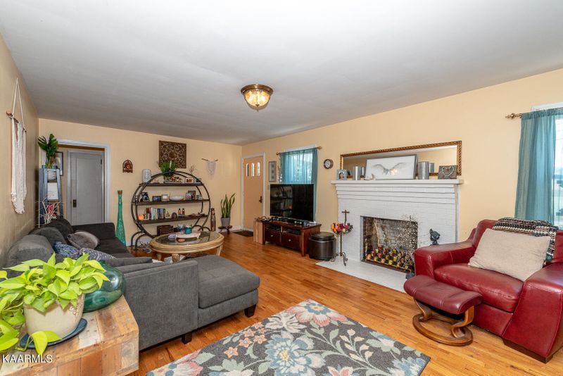 1528 Everett Ave, Maryville, TN 37804
