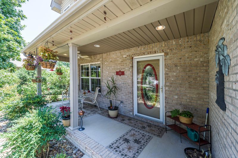 1528 Foxfire Cir, Seymour, TN 37865