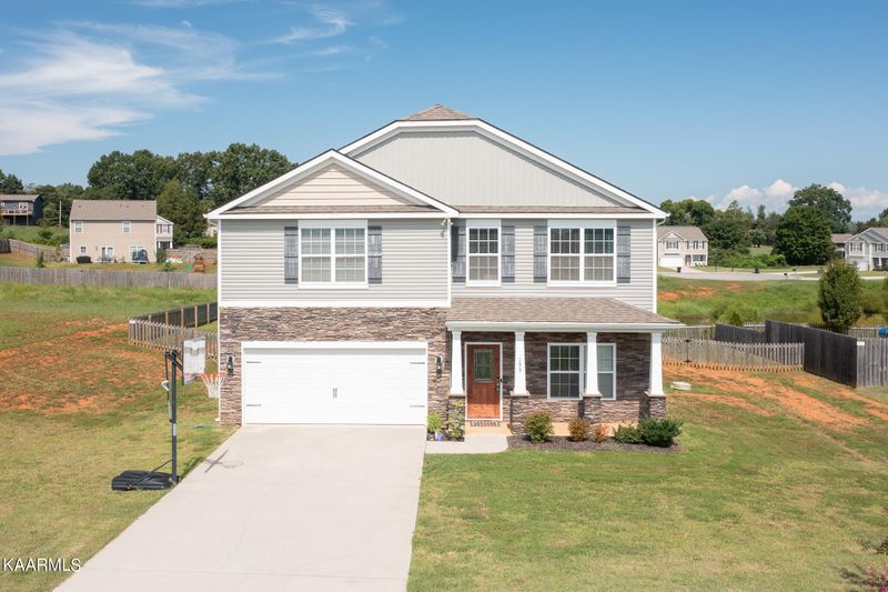 153 Cate Ln, Lenoir City, TN 37772