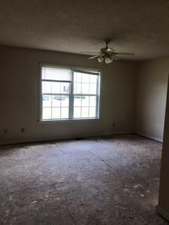 153 E Memorial Dr, Jacksboro, TN 37757