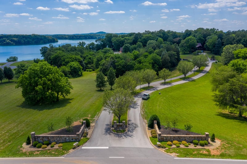 153 Indian Shadows Dr, Maryville, TN 37801
