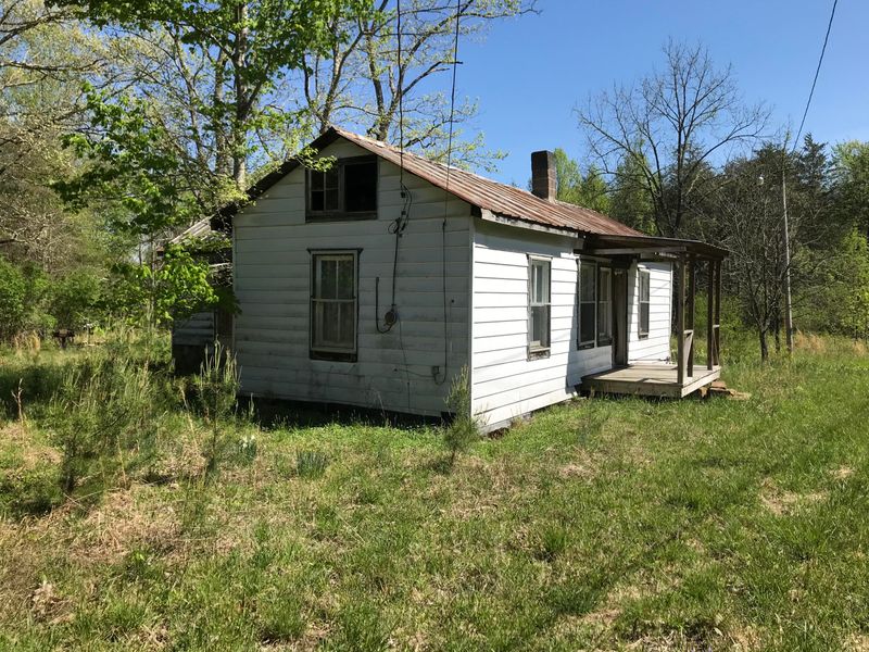 153 John Cox Rd, Deer Lodge, TN 37726