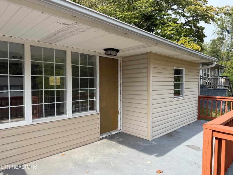 153 Johnson Rd, Oak Ridge, TN 37830