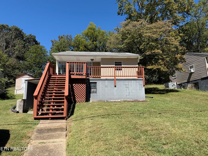 153 Johnson Rd, Oak Ridge, TN 37830