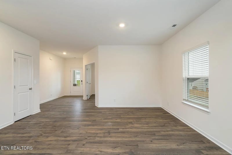 153 Kaley Ln, Lenoir City, TN 37771