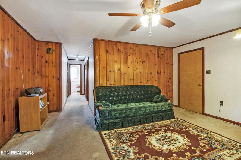 153 Keylon Dr, Harriman, TN 37748