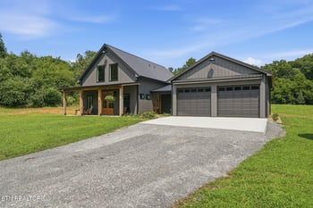 153 Lancer Rd, Harriman, TN 37748