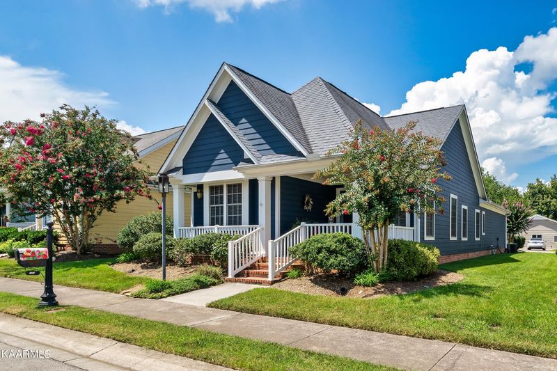 153 Liberty Ct, Oak Ridge, TN 37830