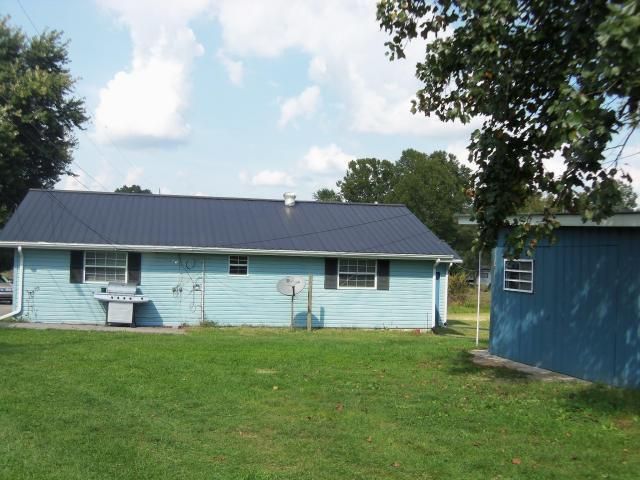 153 Posey Ln, Oneida, TN 37841