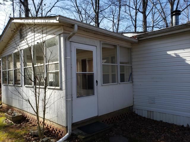 153 Scenic Point Dr, Caryville, TN 37714