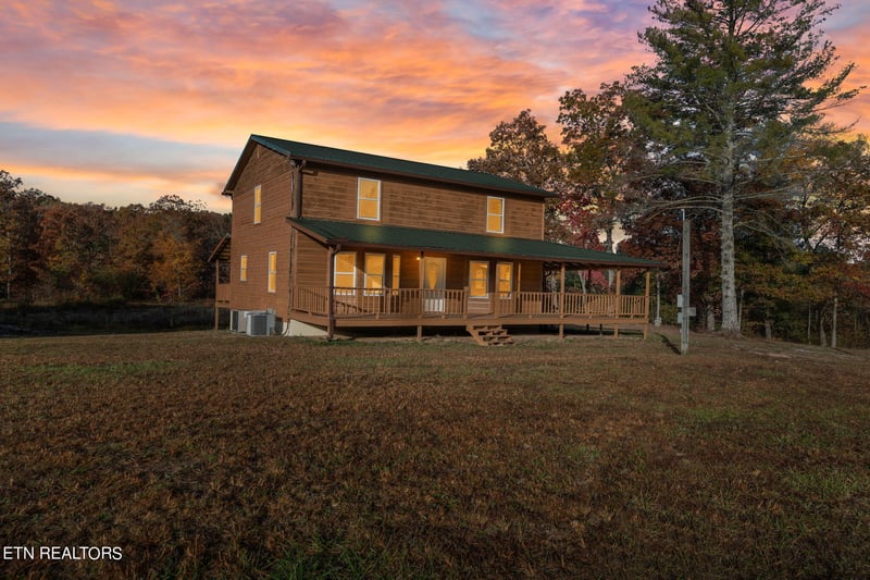153 Tracey Beach Rd, Oakdale, TN 37829