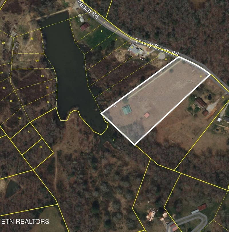 153 Tracey Beach Rd, Oakdale, TN 37829