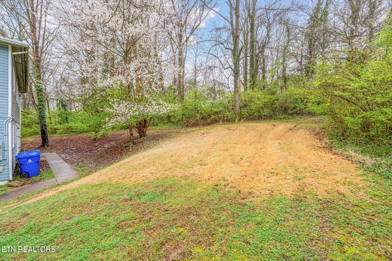 153 Wade Ln, Oak Ridge, TN 37830